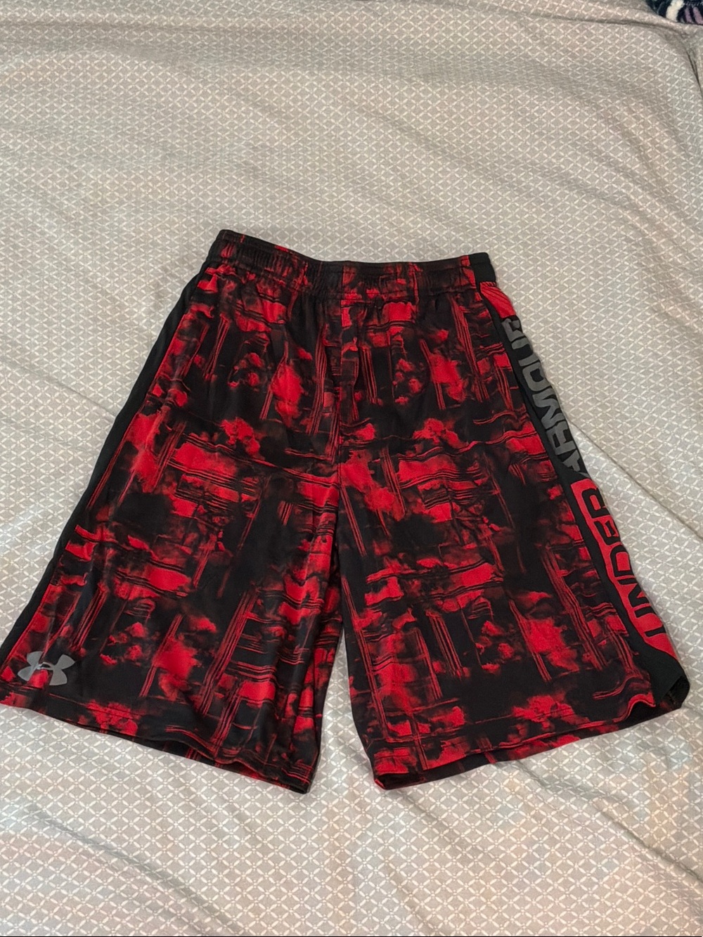 Under Armour Boys' Red and Black Graphic Athletic Shorts